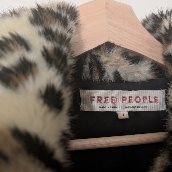 Free People Leopard Print Faux Fur Coat Size S - Picture 12 of 14